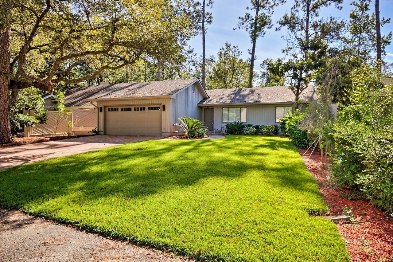 Holiday home Sea Pines Resort Escape With Deck About 2 Mi To Beach! Hilton Head Island